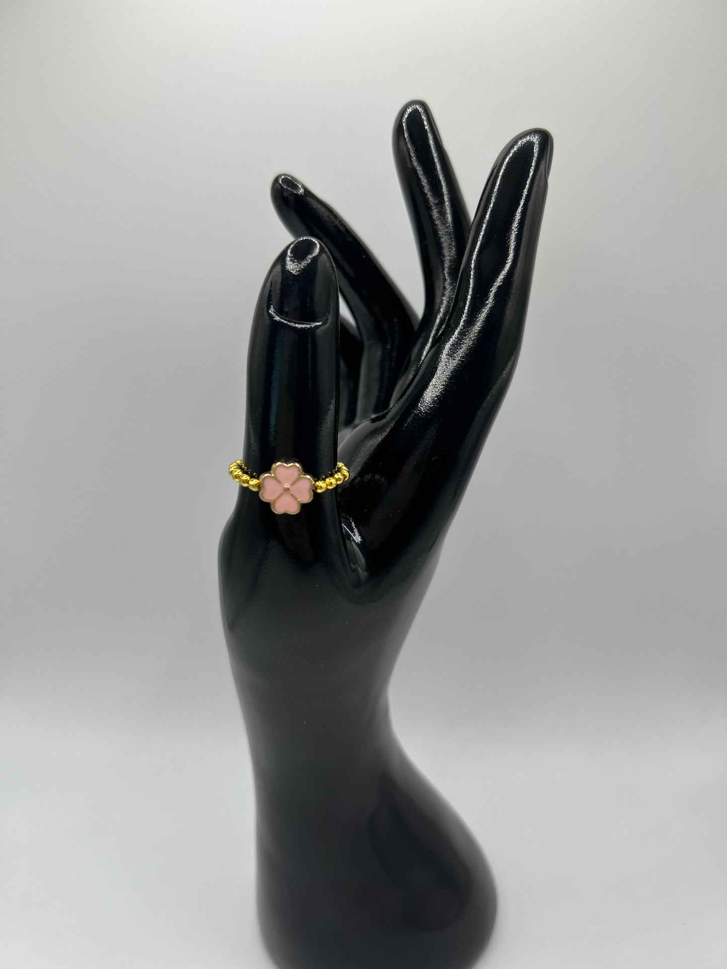 Stretchy or Adjustable Fashion Rings β Fun, Flexible, and Adorably Stylish