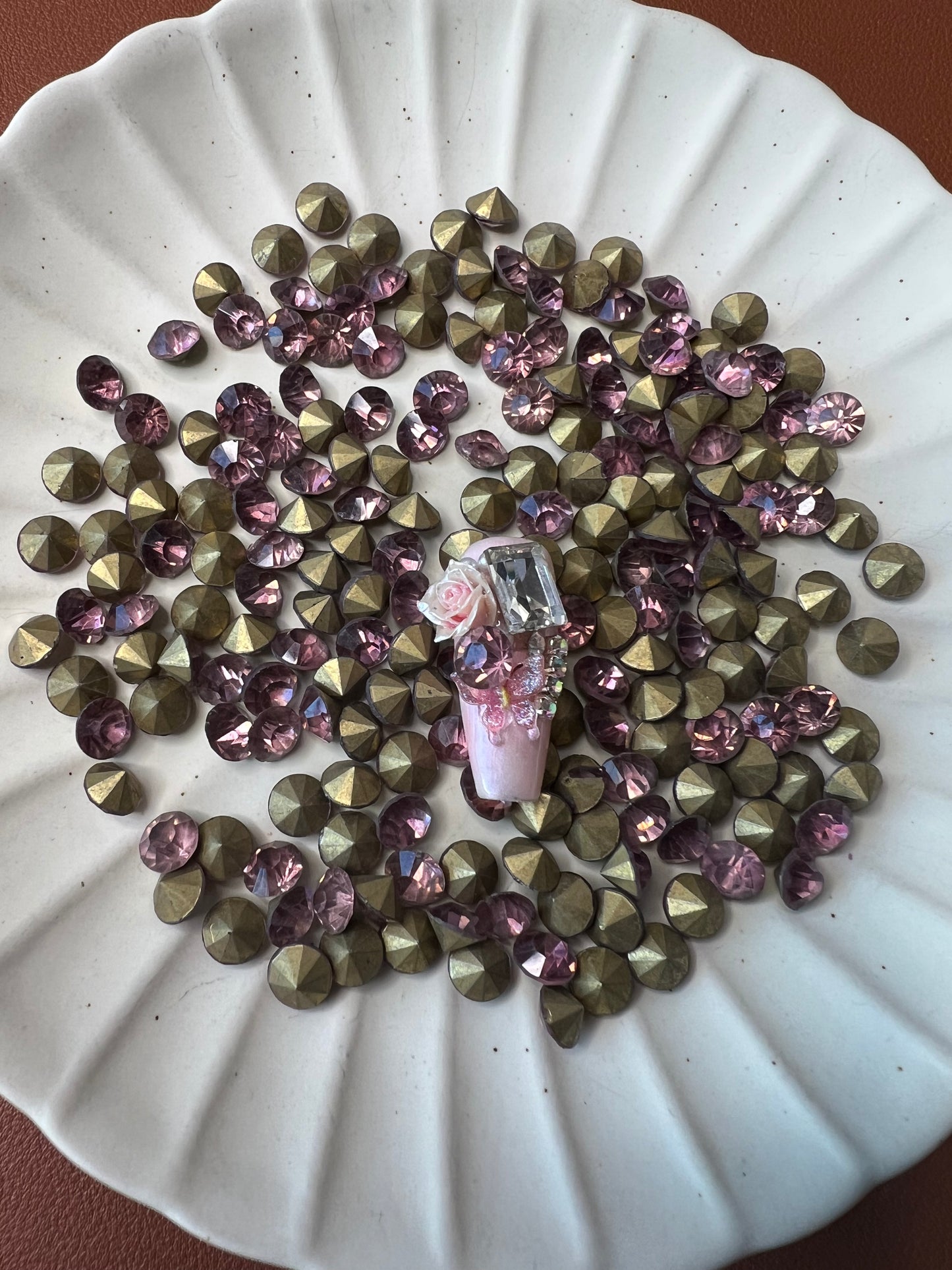 Pointed-Back Rhinestones