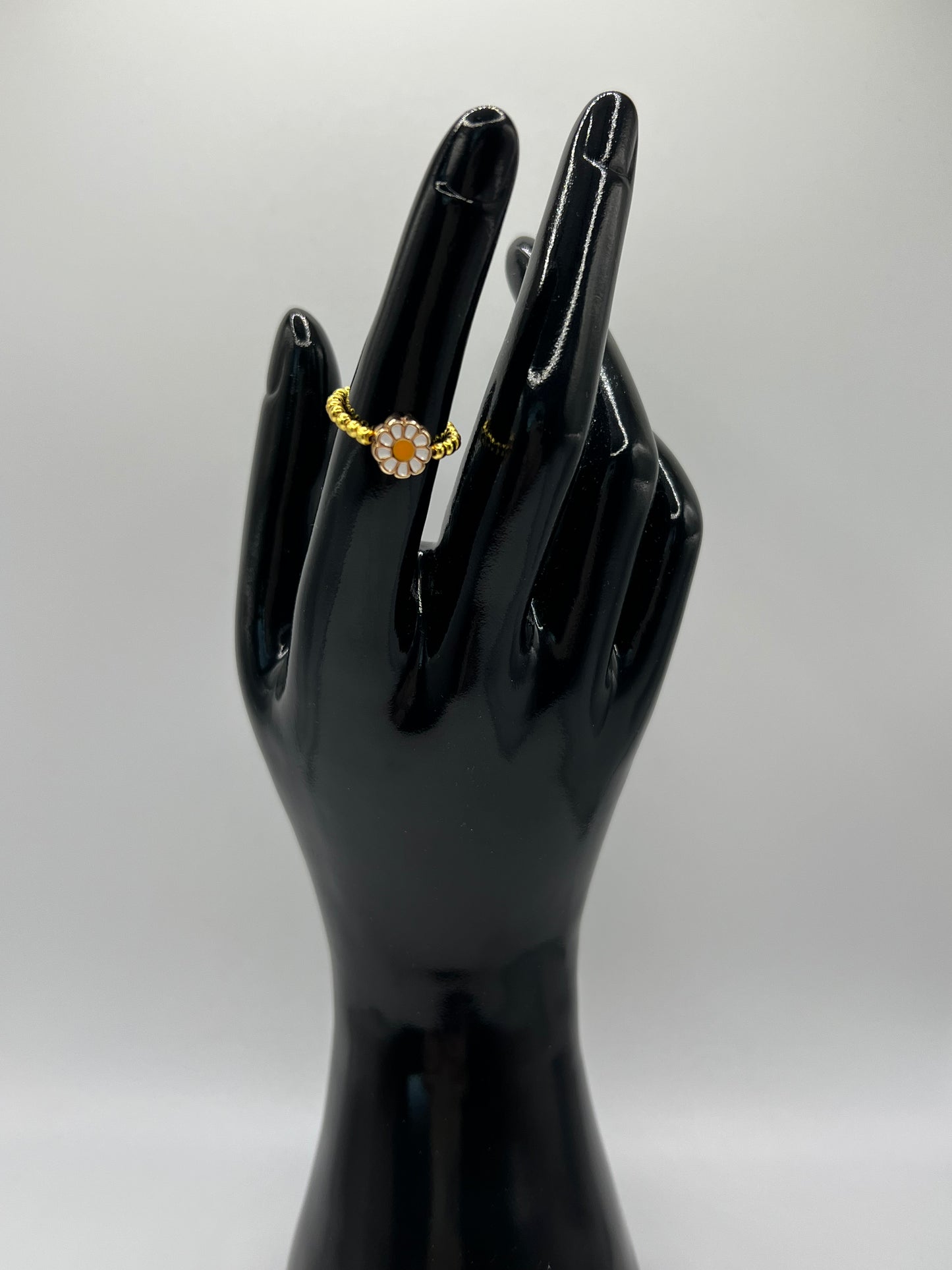 Stretchy or Adjustable Fashion Rings β Fun, Flexible, and Adorably Stylish