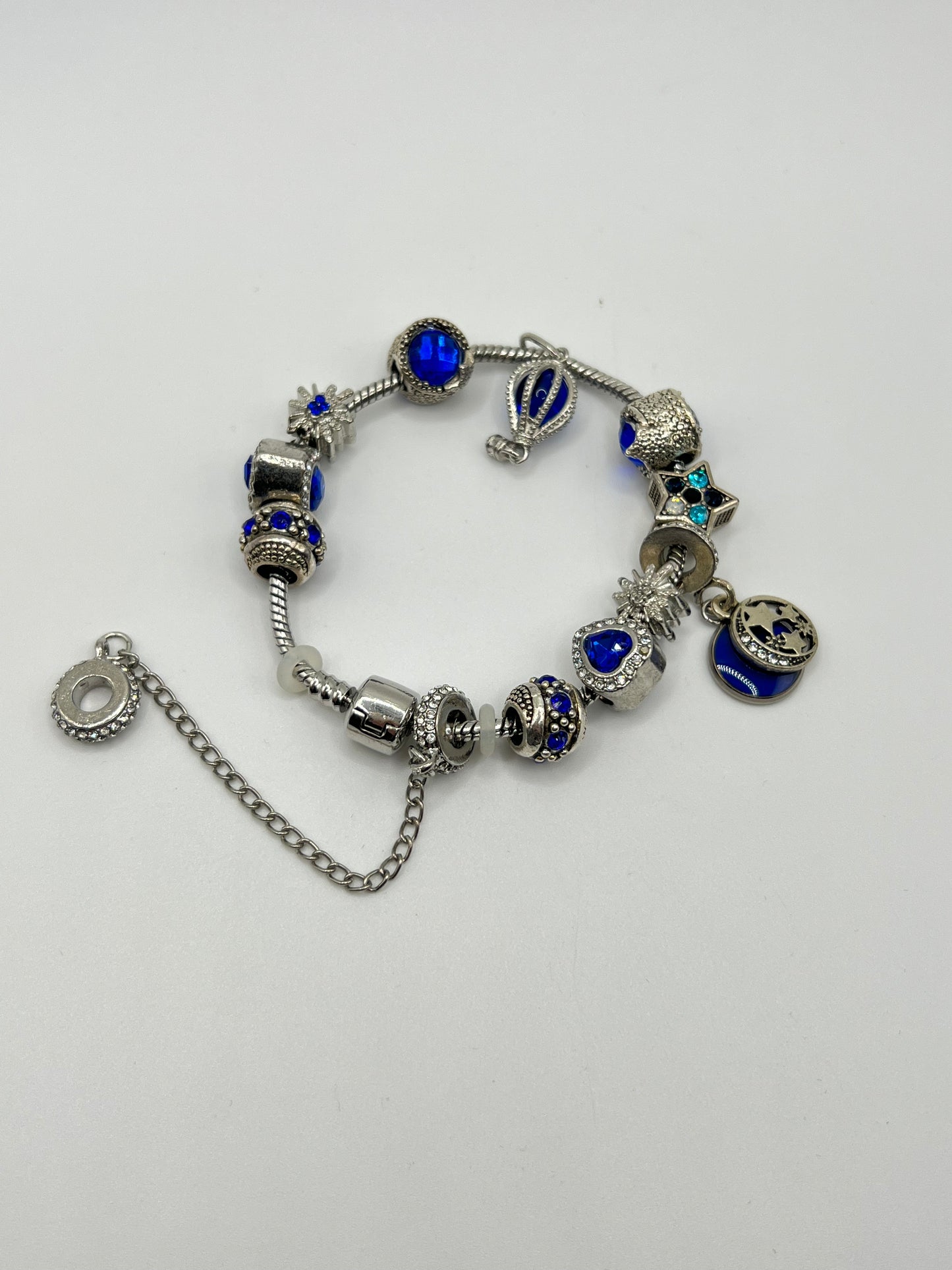 Luxury Press-On Nails with Matching Bracelets ā Elegant, Effortless Glamour | Medium Size