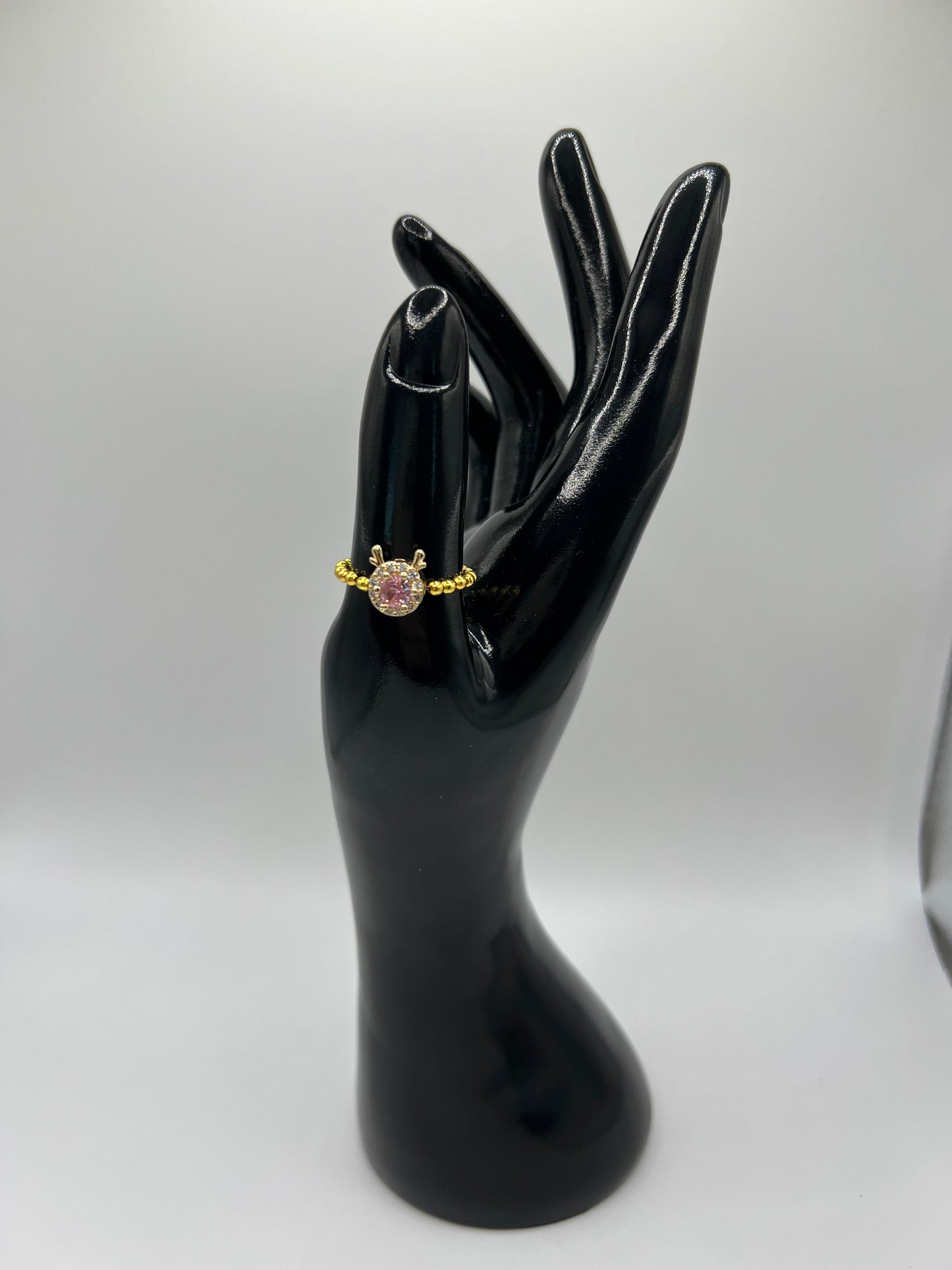 Stretchy or Adjustable Fashion Rings β Fun, Flexible, and Adorably Stylish