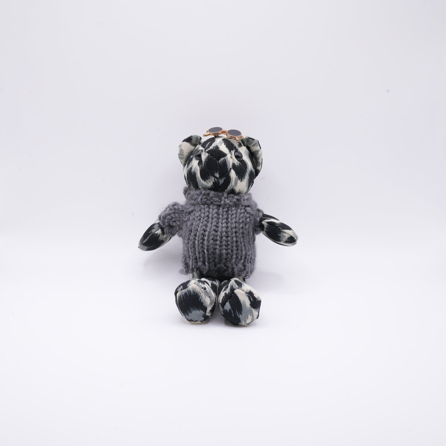 Bear with glasses keychain