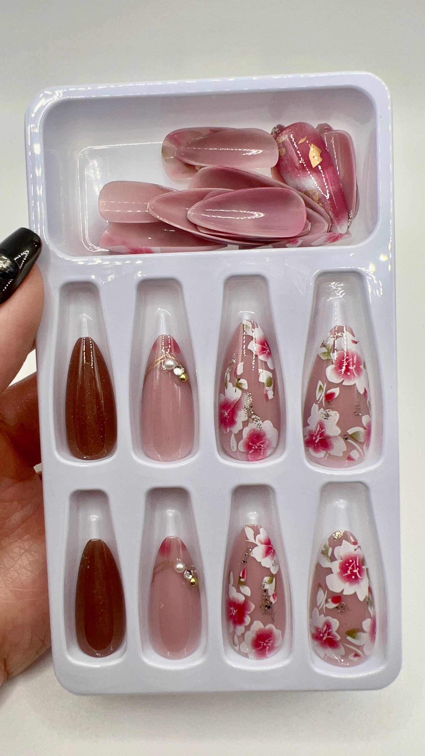 24 pcs Almond Press-On Nails β Flower, Pink, Fashionable Style