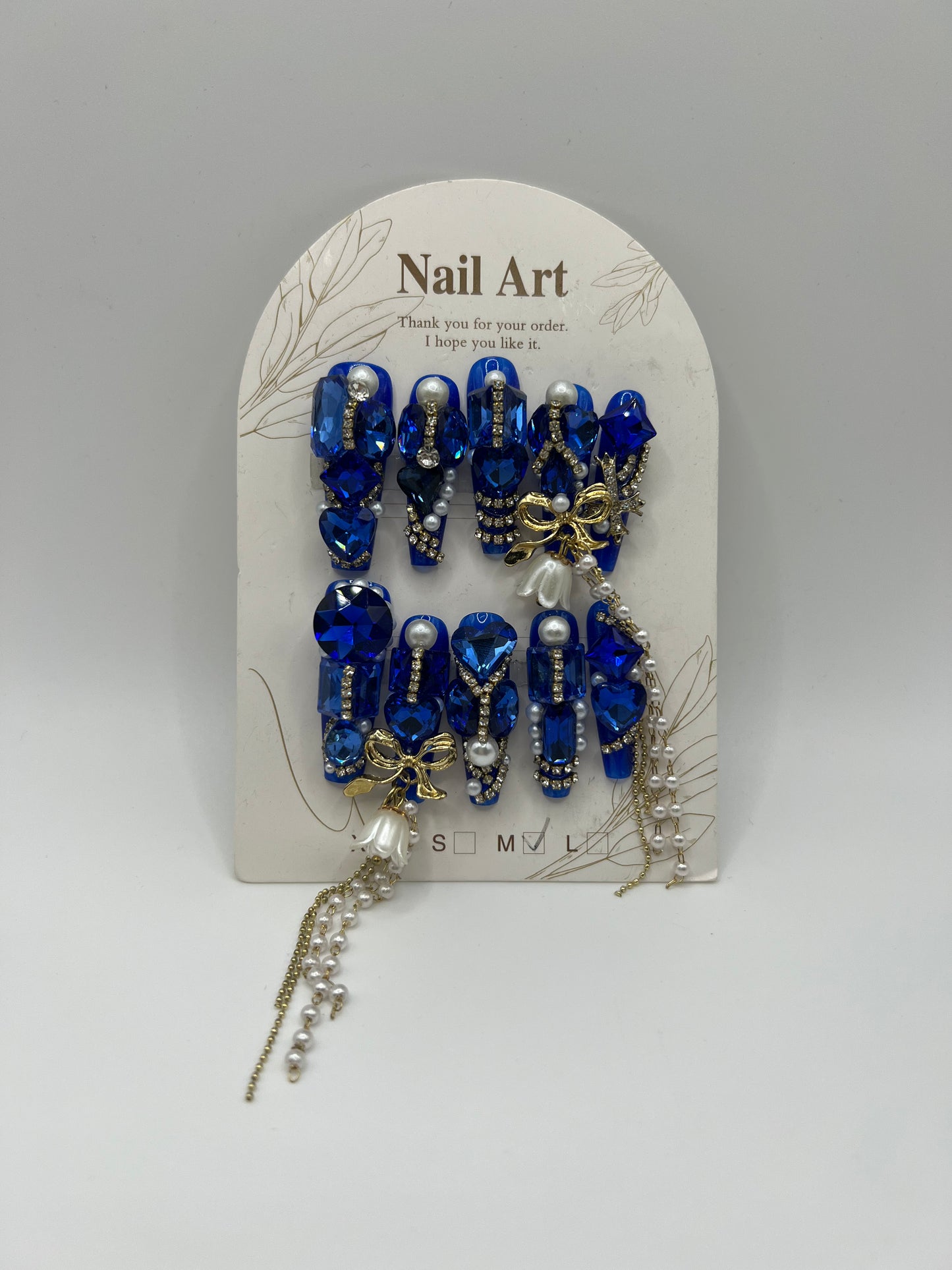 Luxury Press-On Nails with Matching Bracelets ā Elegant, Effortless Glamour | Medium Size