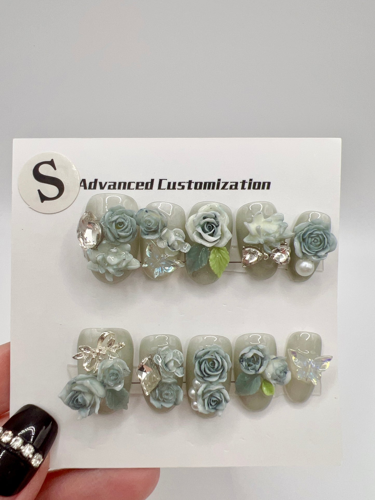 Short Oval Press On Nails with 2D Flowers and Charms – Small Size