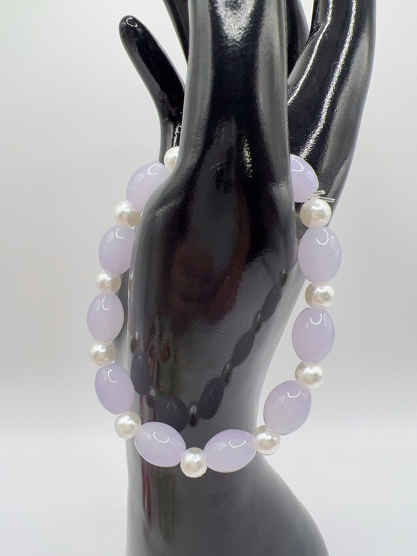 Stretchy Acrylic Pearl Bracelet – Elegant Handmade Jewelry