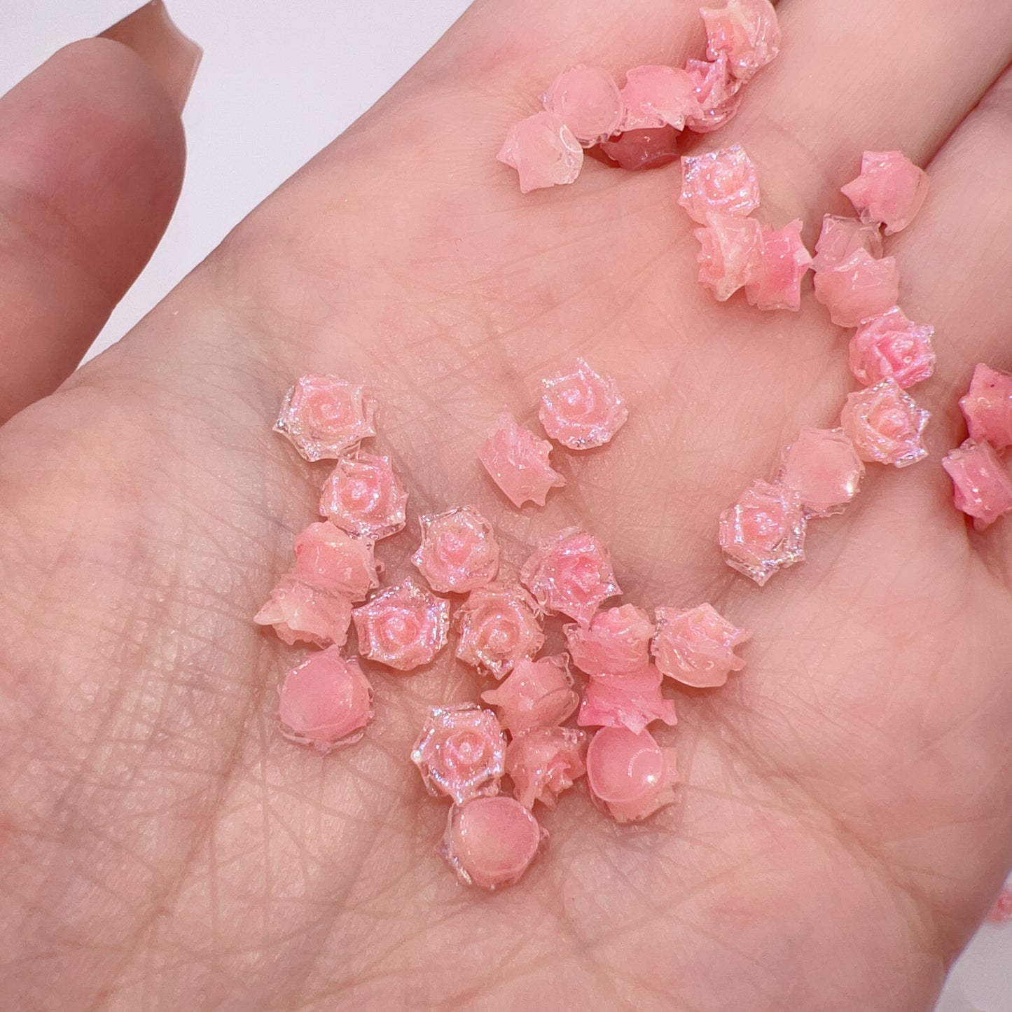 Mini 2D Resin Flower Charms – Pink Shimmer 4–5mm for Nail Art, Phone Case & DIY Crafts