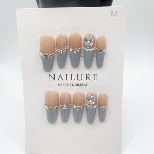 Luxury Rhinestone Press-On Nails – Medium Size 💅✨