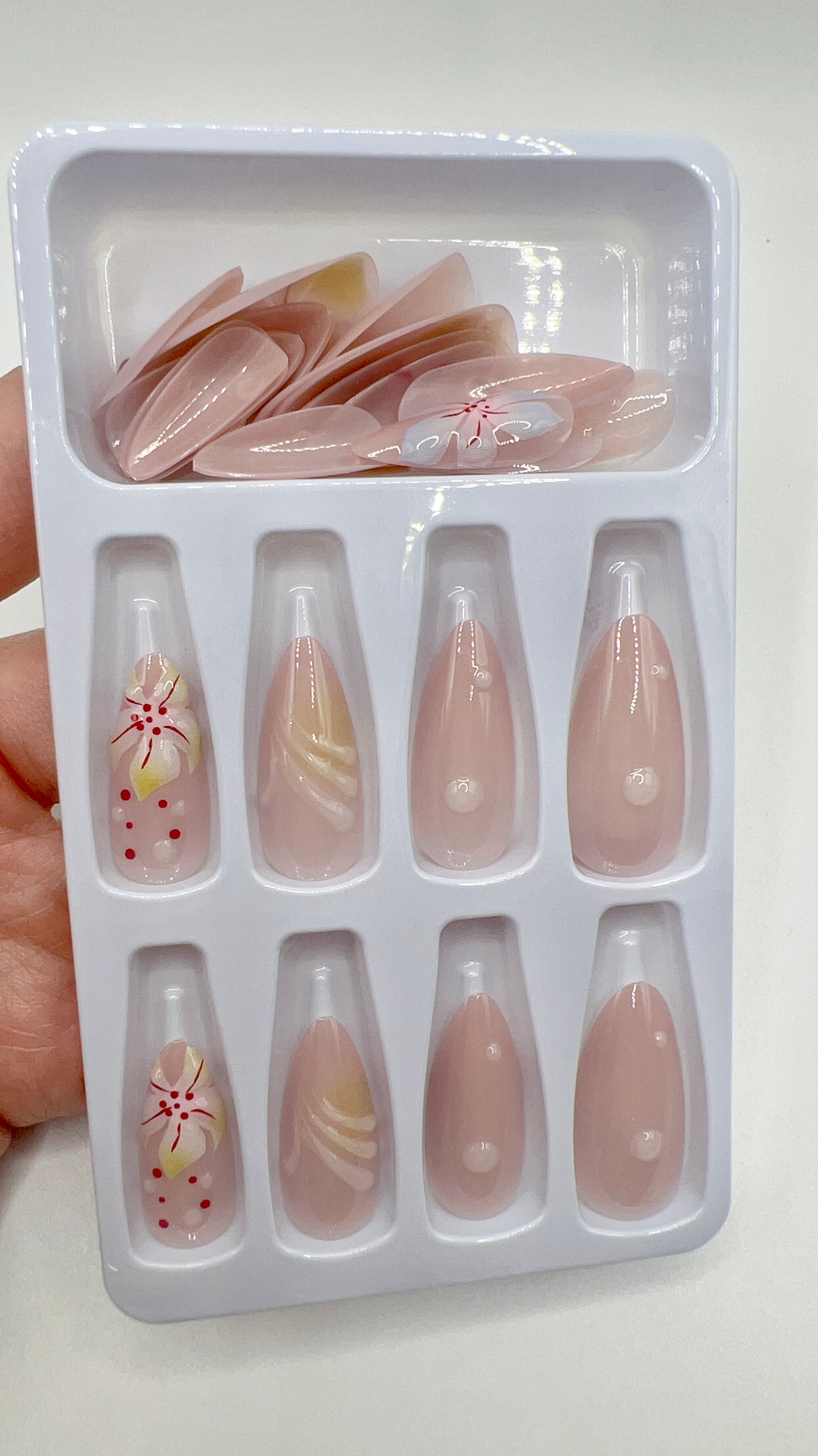 24pcs Almond Press On Nails Flower Skin Color Fit All Sizes Elegant