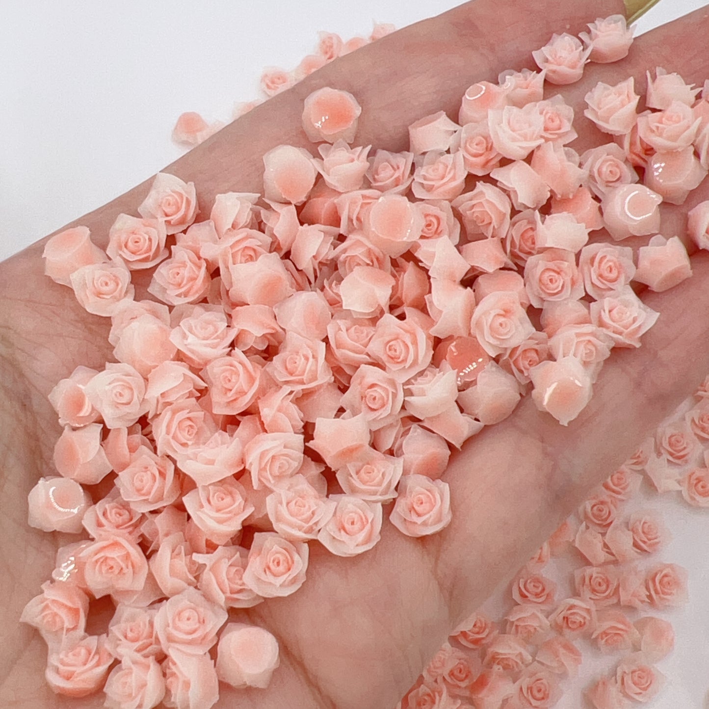 Mini 2D Resin Flower Charms – Peachy Pink 6–6.5mm for Nail Art, Phone Case & DIY Crafts