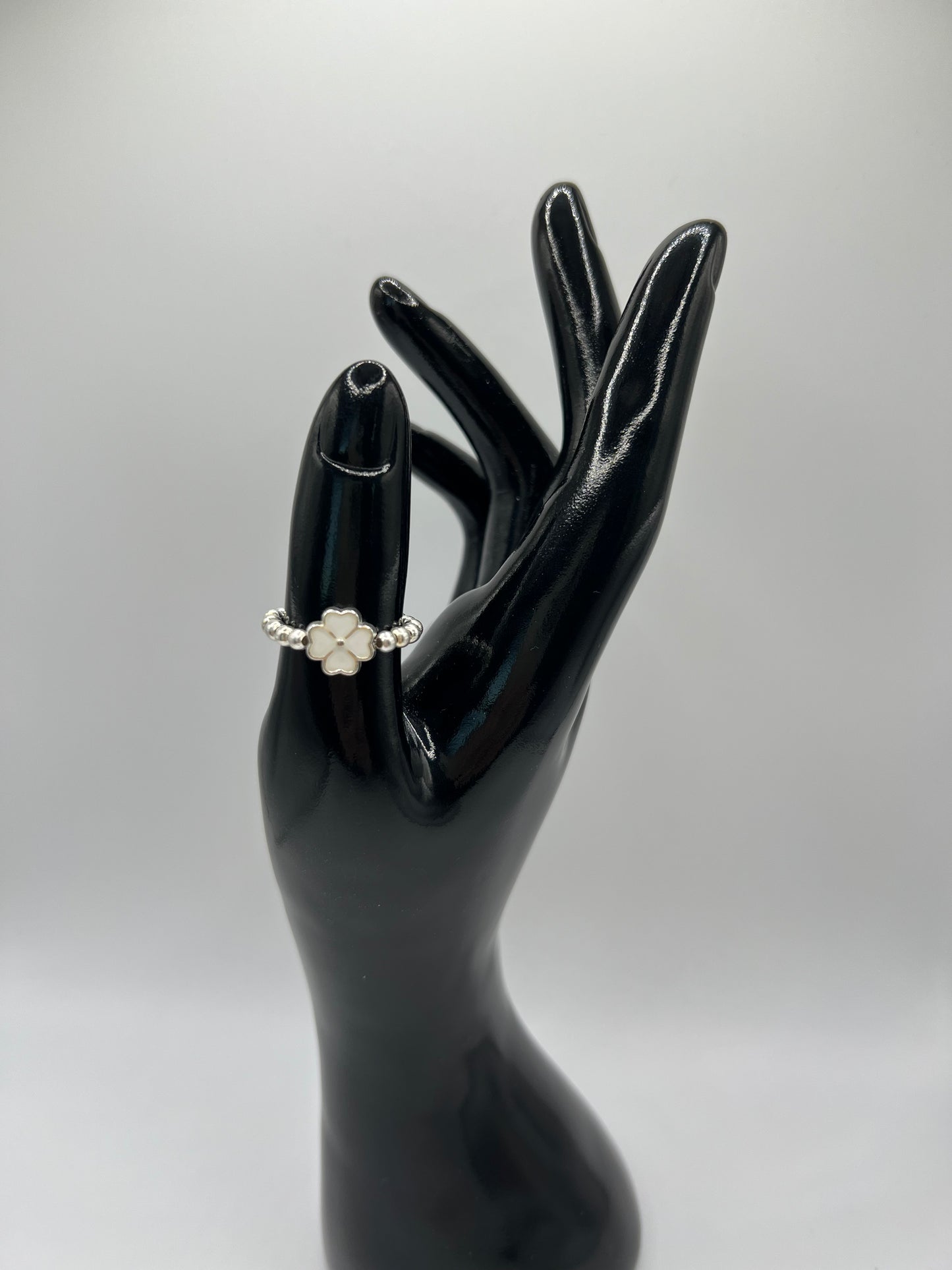 Stretchy or Adjustable Fashion Rings – Fun, Flexible, and Adorably Stylish