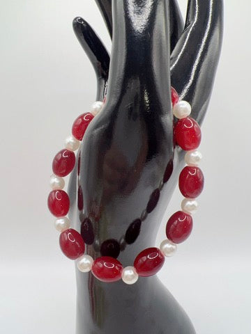 Stretchy Acrylic Pearl Bracelet – Elegant Handmade Jewelry