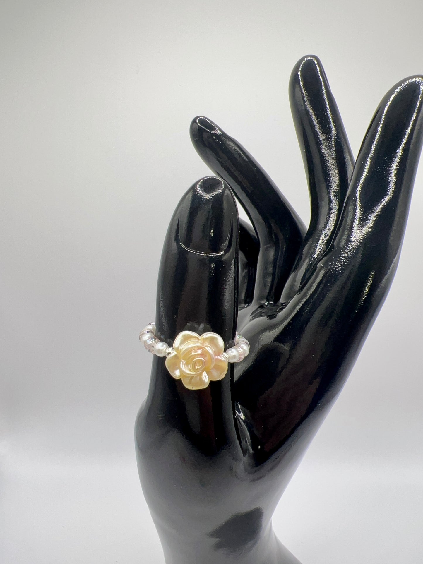 Handmade Elegant Glass Resin Flower Stretch Band Ring