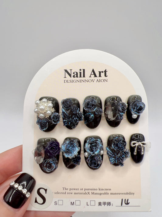 Short Oval Press On Nails with 2D Flowers and Charms – Small Size