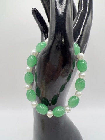 Stretchy Acrylic Pearl Bracelet – Elegant Handmade Jewelry