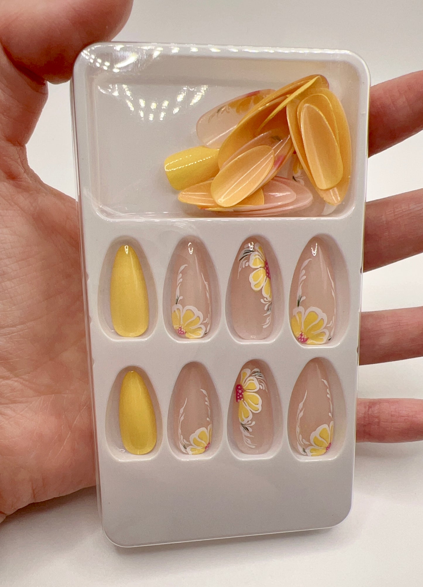 24pcs Almond Press On Nails with Flower Yellow 23–25mm Fit All Sizes