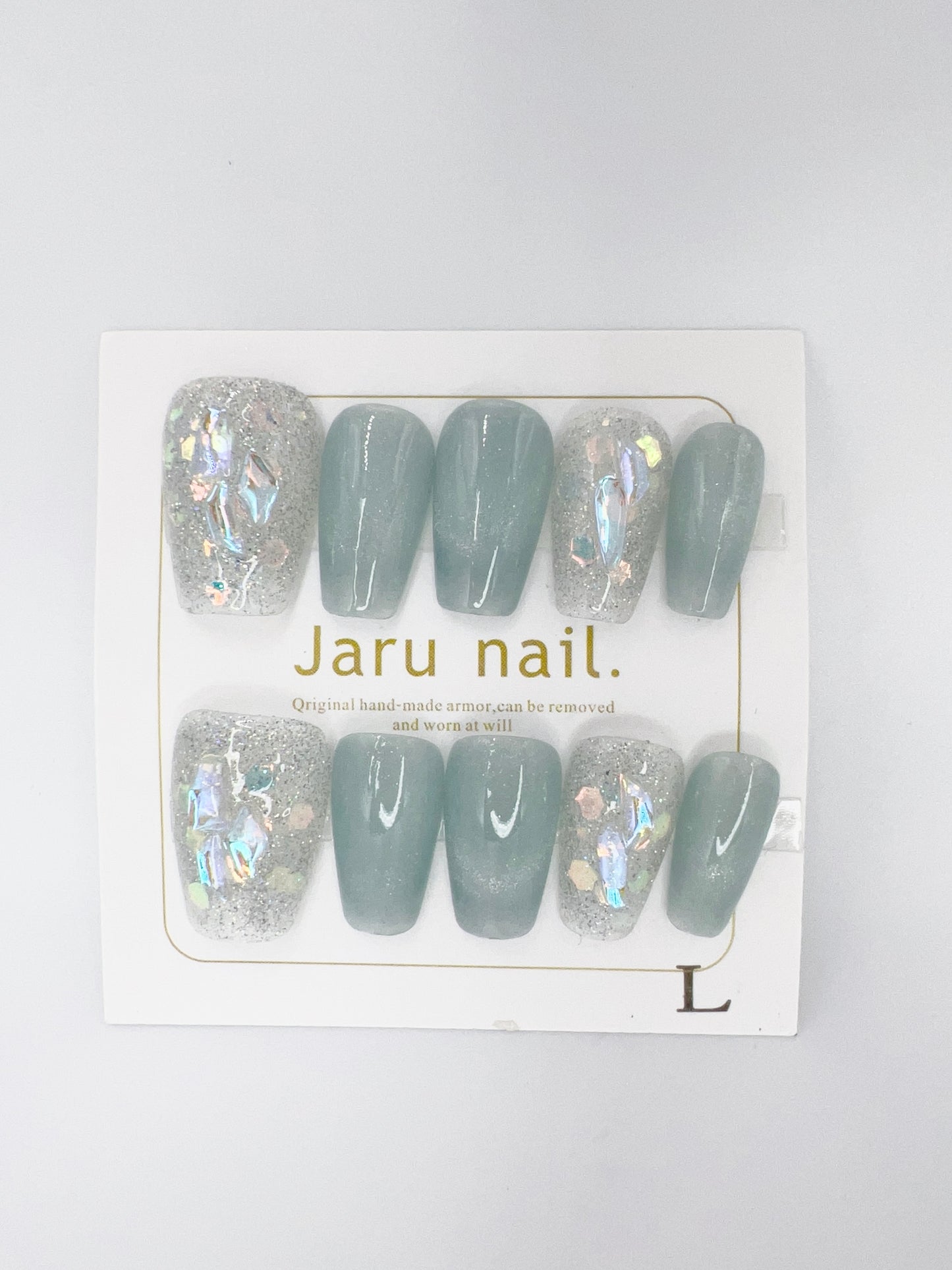 Short Coffin Press-On Nails with Cat Eye & Shimmer – Large Size