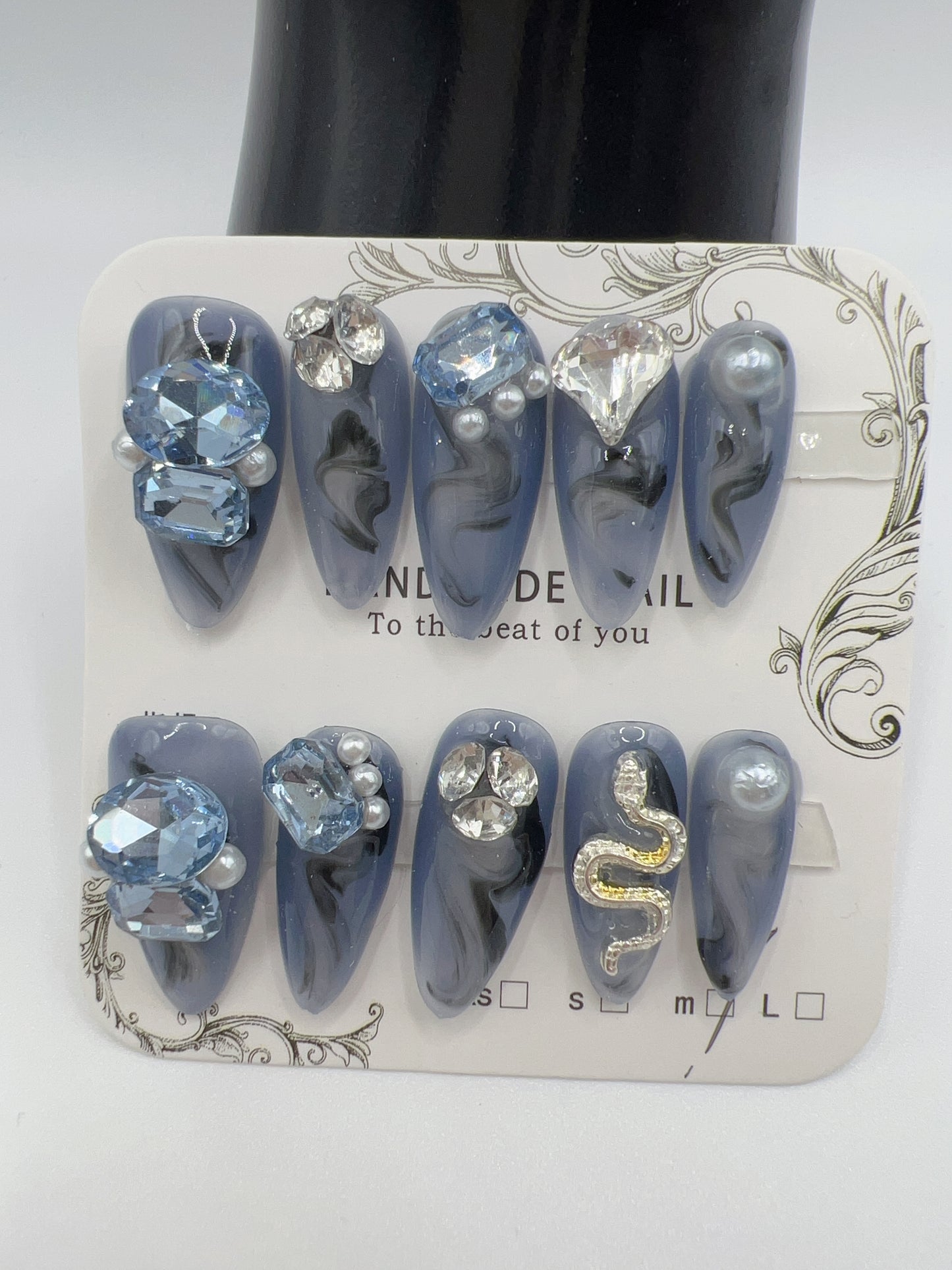 Medium Almond & Oval Press-On Nails – 10 Designs, Medium Size
