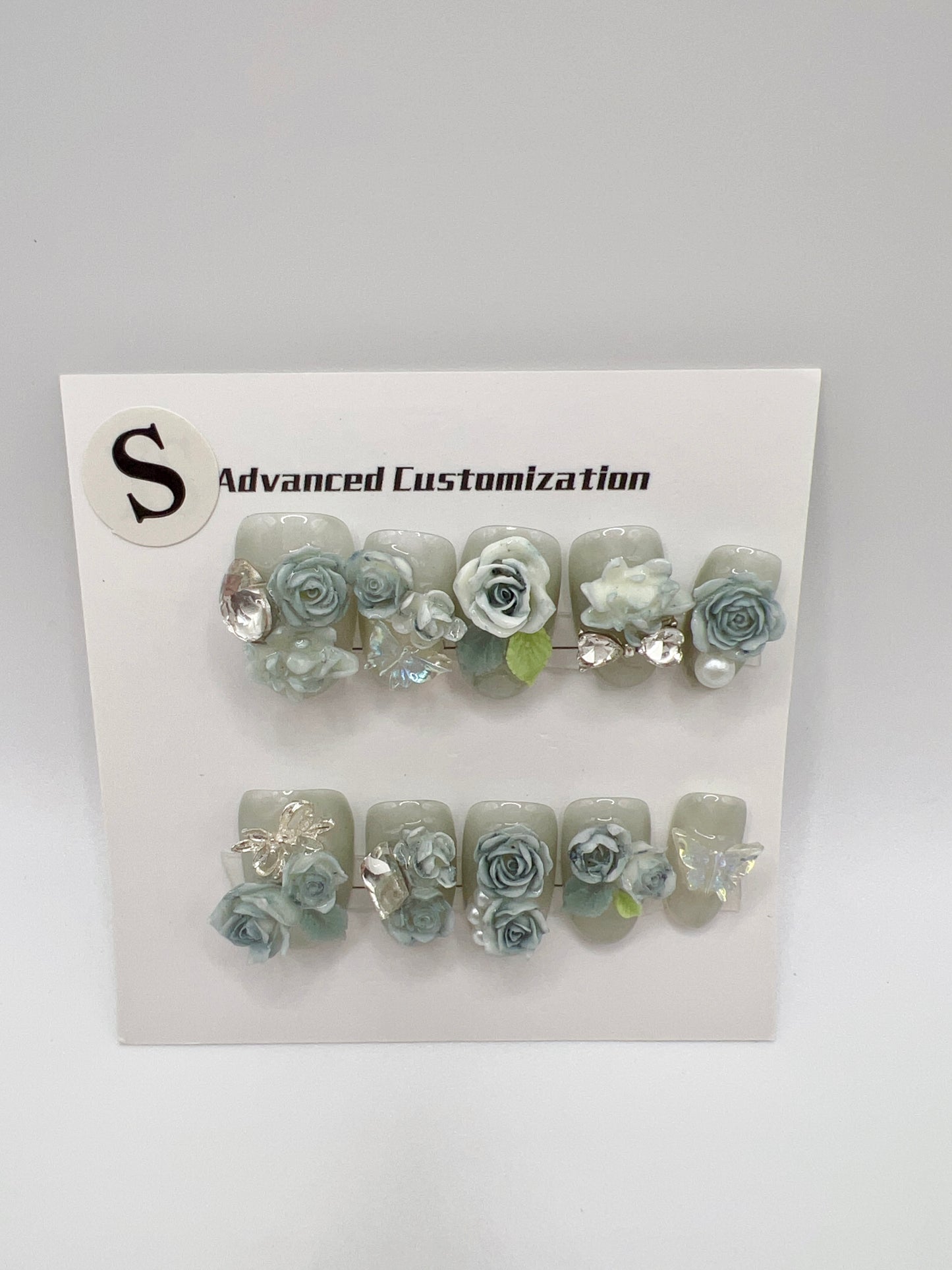 Short Oval Press On Nails with 2D Flowers and Charms – Small Size