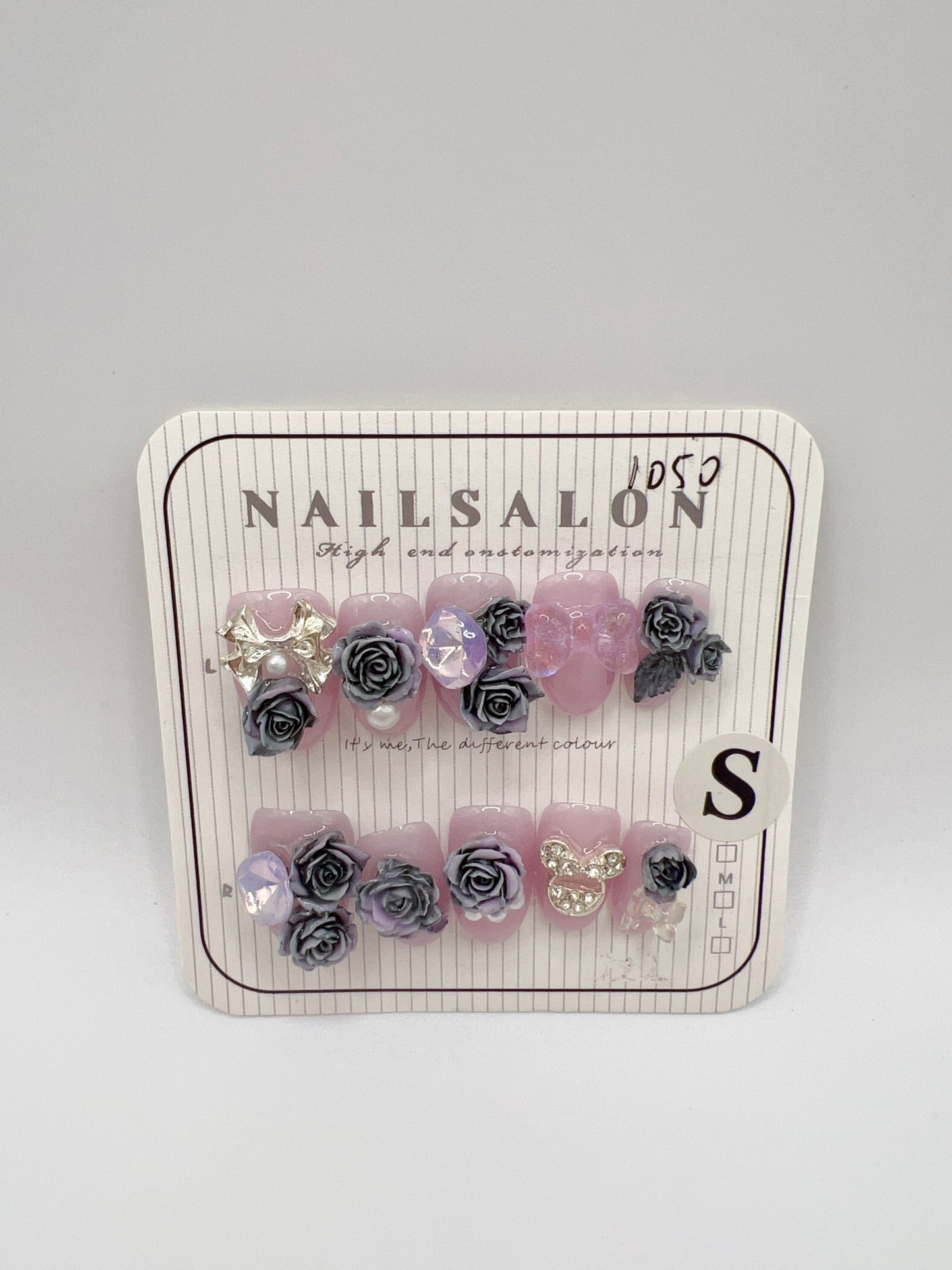 Short Oval Press On Nails with 2D Flowers and Charms – Small Size