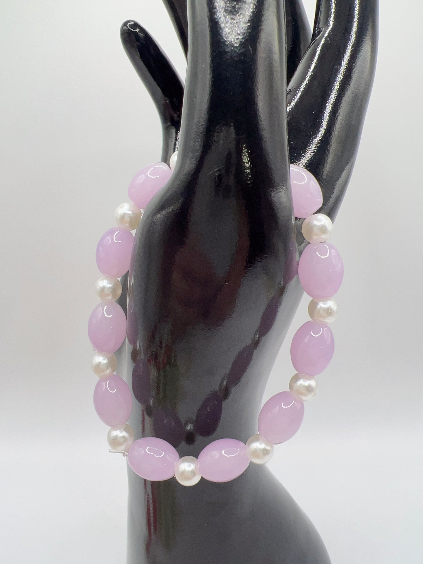 Stretchy Acrylic Pearl Bracelet – Elegant Handmade Jewelry