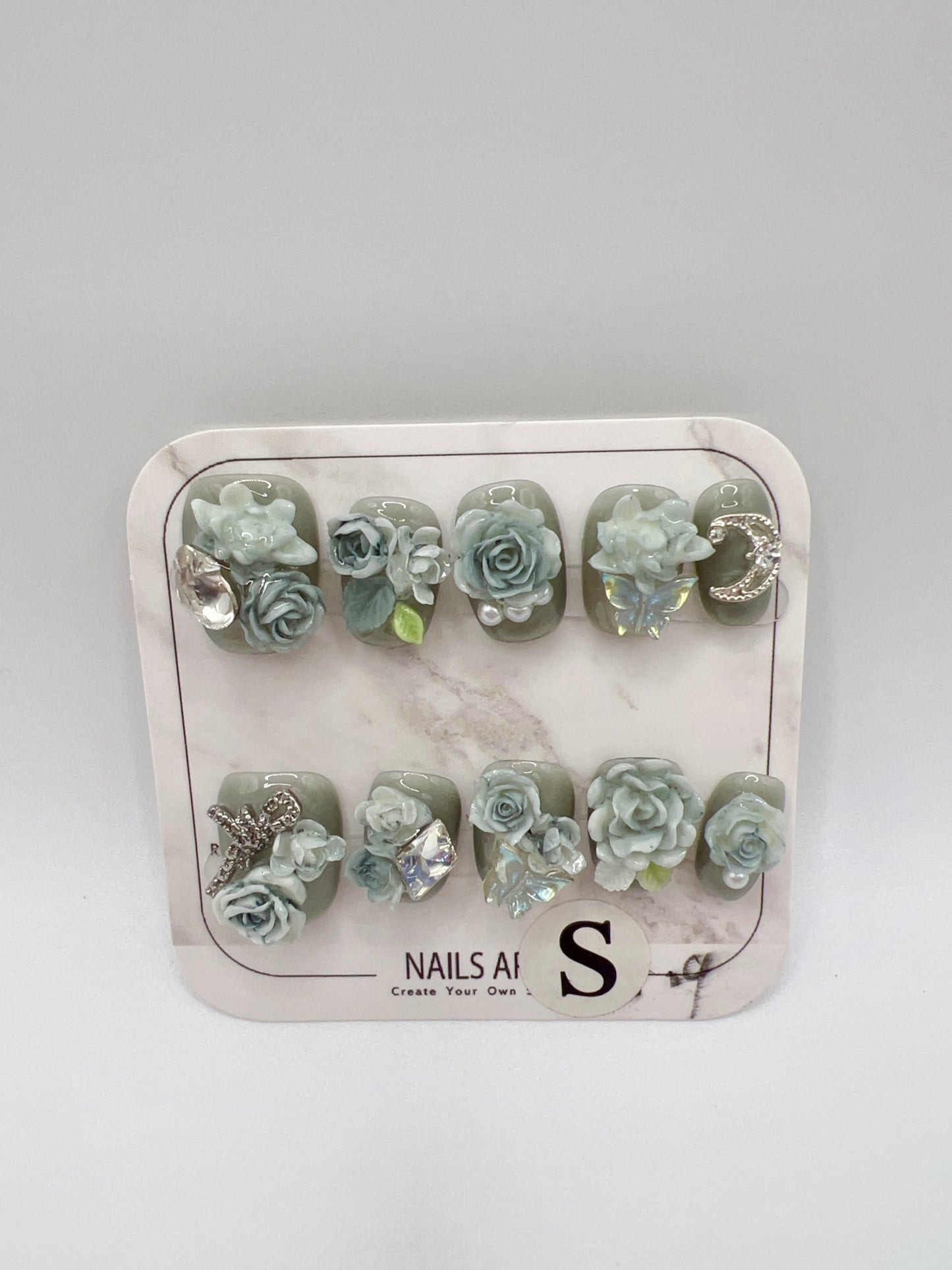 Short Square Press On Nails: 2D Flower Charms, Small Size