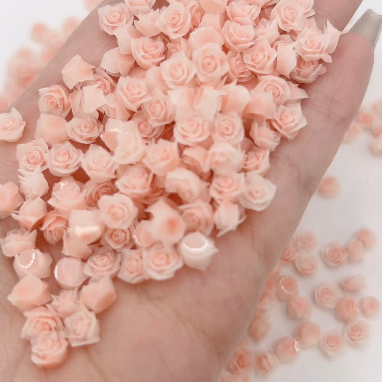Mini 2D Resin Flower Charms – Peachy Pink 6–6.5mm for Nail Art, Phone Case & DIY Crafts