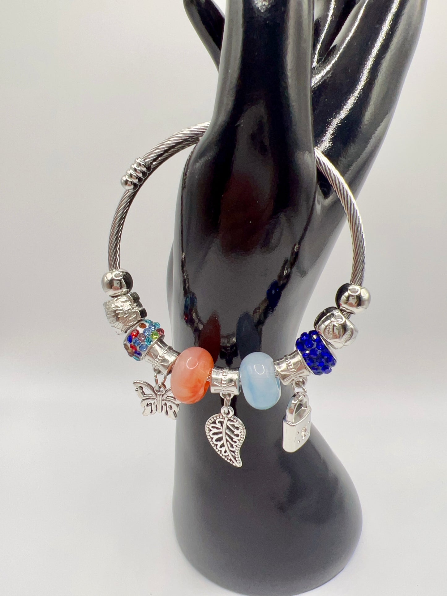 Adjustable Metal Bracelet with Luxury Charms – Elegant Jewelry