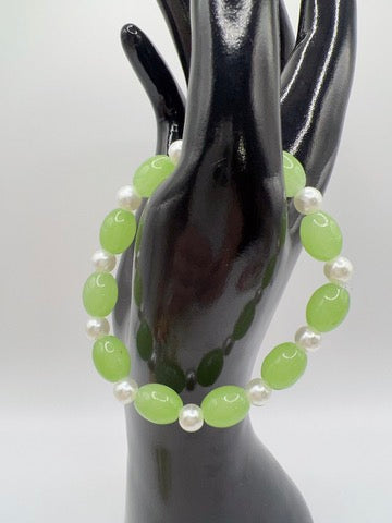 Stretchy Acrylic Pearl Bracelet – Elegant Handmade Jewelry