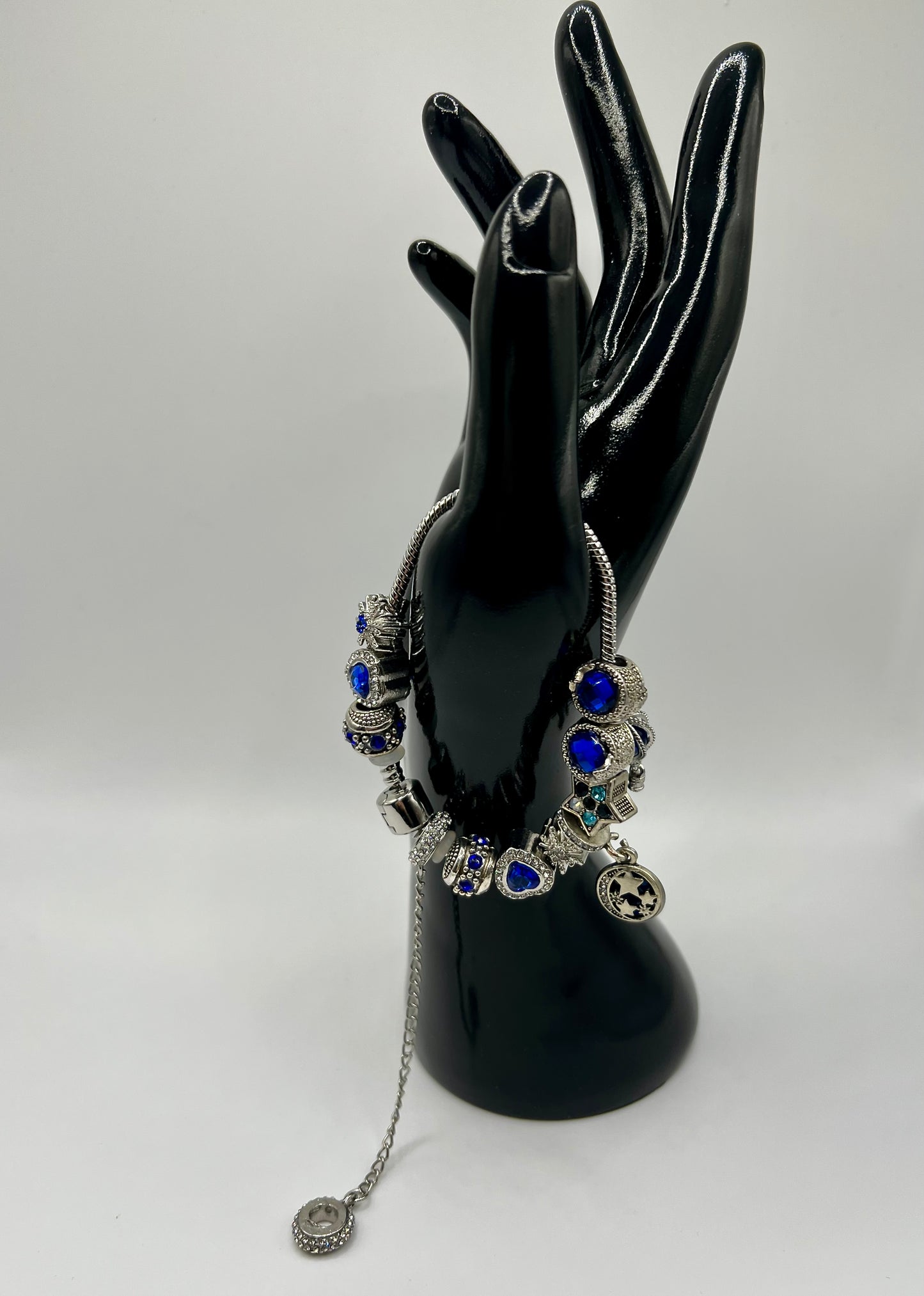 Luxury Press-On Nails with Matching Bracelets – Elegant, Effortless Glamour | Medium Size